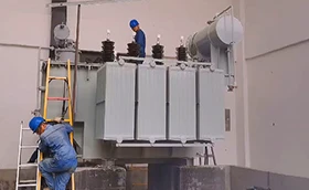 Foram instalados um transformador de 12.500 KVA e um de 8.000 KVA